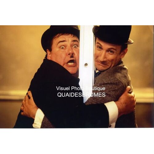 The All New Adventures Of Laurel & Hardy In For Love Or Mummy: Photo Argentique D'exploitation Cinématographique -Format 20x30 Cm- De L. Harmon & J. Cherry Avec Bronson Pinchot, Gailard Sartain - 1998