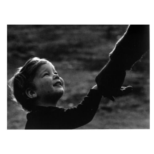 Enfant Donnant La Main (Photo : Pedro Luis Raola)
