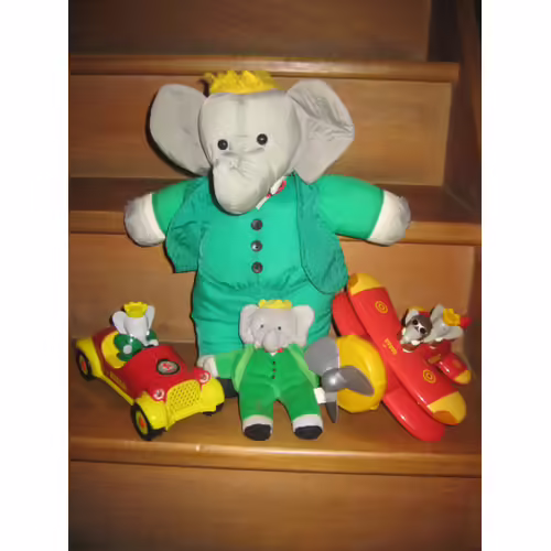 Lot De 4 Babar Avion Voiture Doudou Et Poupée Babar