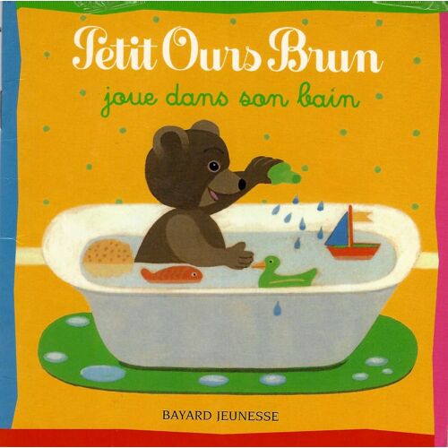 Petit Ours Brun Joue Dans Son Bain