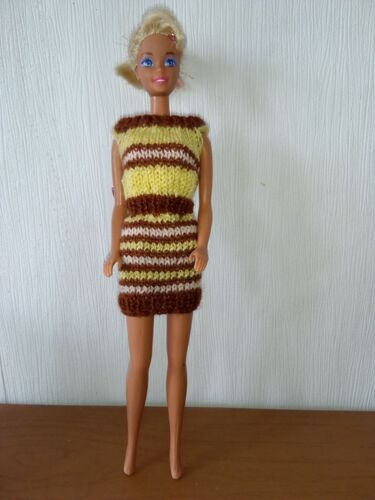Robe "Diane" Tricotée Main Pour Poupée Barbie