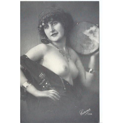 Carmen Enlève Le Haut