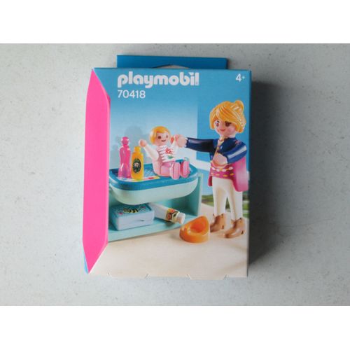 Playmobil Special Plus 70418 - Maman avec bébé et table à langer