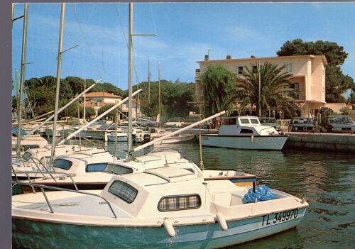 Carte Postale De Hyères (Var) Le Petit Port De L'ayguade