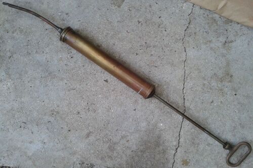 Pompe À Graisse Ancienne En Laiton 39 Cm