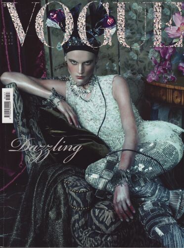 Vogue (Edition Italie) / 03-2011 N°727 : Karen Elson (8p) - Wasted Luxury By Steven Meisel (18p)