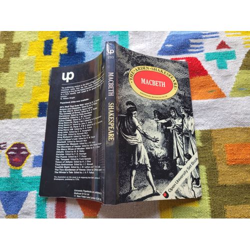 The Arden Shakespeare : Macbeth. Edited By Kenneth Muir. Open University Set Book. London Methuen And Co Ltd. 1979