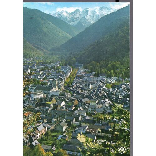 Carte Postale De Luchon (Haute-Garonne) Vue Générale Avec Le Vénasque Enneigé