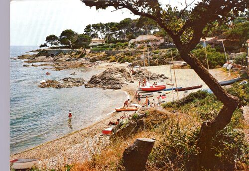 Carte Postale De Saint-Aygulf (Var) Une Calanque