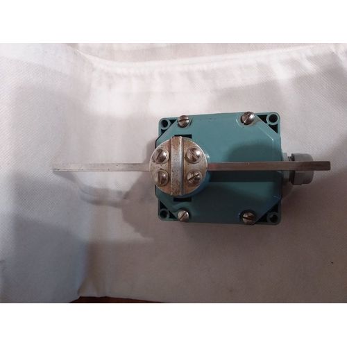 Capteur fin de course TELEMECANIQUE XCR