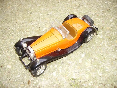 Bugatti Type 55 (1932)-Bburago