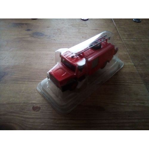 Vehicule De Pompiers - Iveco Centre De Secours Chateauneuf De Galaure-Solido