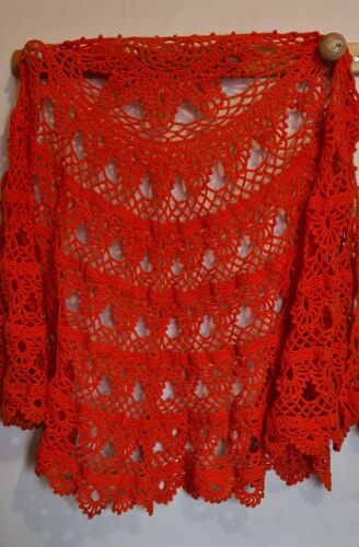 Châle Rouge Au Crochet