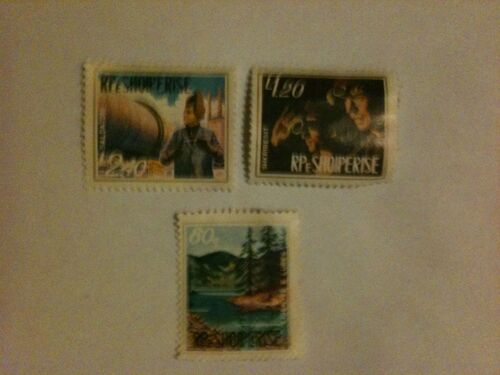 Lot De 3 Timbres Nature Albanie