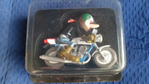 Personnage Patou Tampoli Sur Ca Suzuki 250 T2