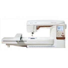 Machine à coudre et à broder Husqvarna Designer Topaz 25 avec unité de broderie