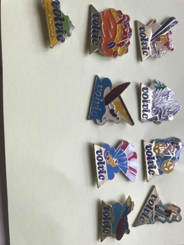 Lot De 7 Pins Volvic Différents