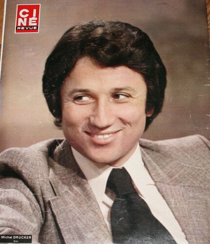 Cine Revue Annie Girardot 2p/ Drucker 3p/ James Stewart 2p/ Daniele Delorme 2p/ Mae Murray 4p/ Joan Collins 1/2p/ Sydne Rome 1/2p/ Annie Schmolcke Nue Poster / John Wayne 1p/ Ann Miller 1p/ Marie Laforet 1p/ Serrault 1p/  36