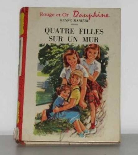 Quatre Fille Sur Un Mur