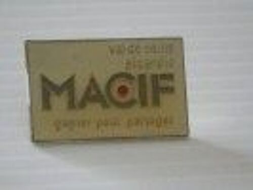 Pins Macif Val De Seine Picardie