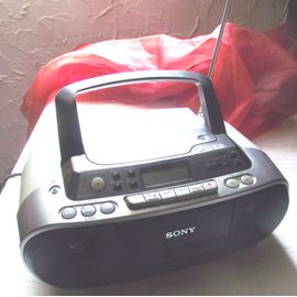 CD Radio Cassette corder SONY Model NO CFD SO1