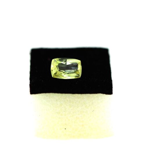 0.55 Cts Apatite Jaune Vert. Vs Mexique.