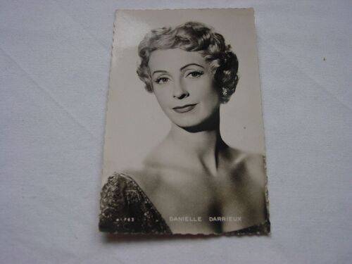 Superbe Carte Postale Photo D'époque Années 50 Danielle Darrieux Photo Sam Levin