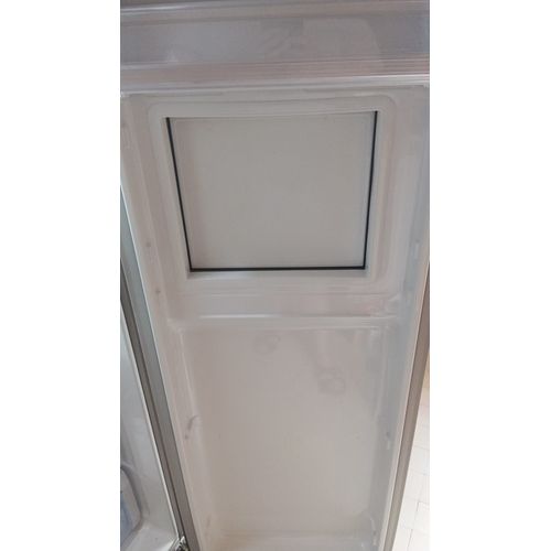 Vends frigo américain assez bon état. A venir récupérer. 500 euros.