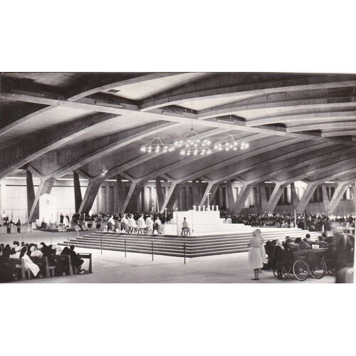 Carte Postale Ancienne / Lourdes Messe A La Basilique