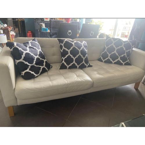 Canapé En Cuir Blanc Capitonné