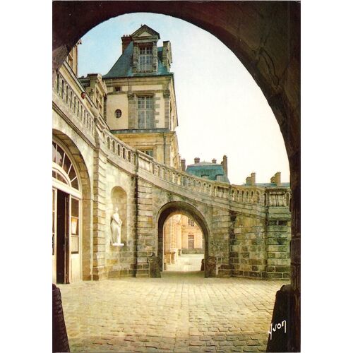 Fontainebleau- Château- Escalier Du Fer À Cheval