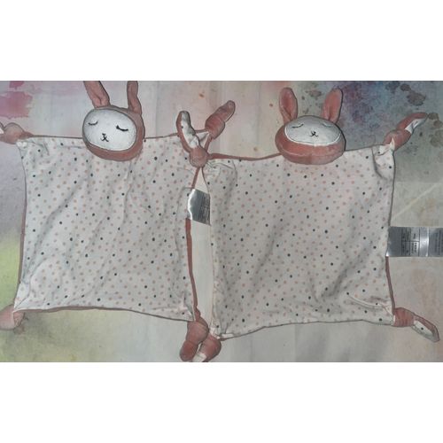 Doudou Lapin Rose Etoiles Relief Vertbaudet Lot De Deux Doudous Lapins Roses Etoiles Jouets Naissance Bebe Comforter Soft Toy Pink Bunny Baby