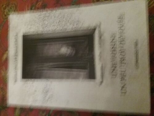 Une Voisine Un Peu Trop Dévouée