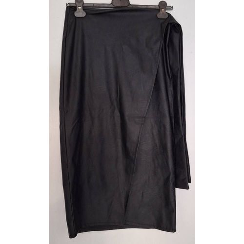 Jupe Portefeuille Noire En Simili Cuir