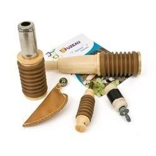 658 - Coffret De 5 Appeaux Soufflés