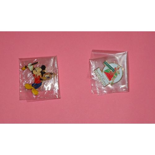 Lot De 2 Pin's Disney