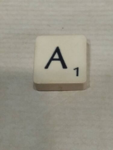 Lettre De Scrabble - Lettre A Plastique Beige