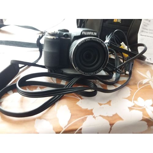 FUJIFILM FINEFIX S 4000