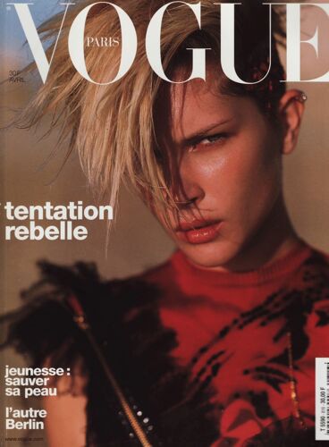 Vogue Paris N°816 De 2001 - Tentation Rebelle. Jeunesse   -   Sauver Sa Peau. L'autre Berlin.