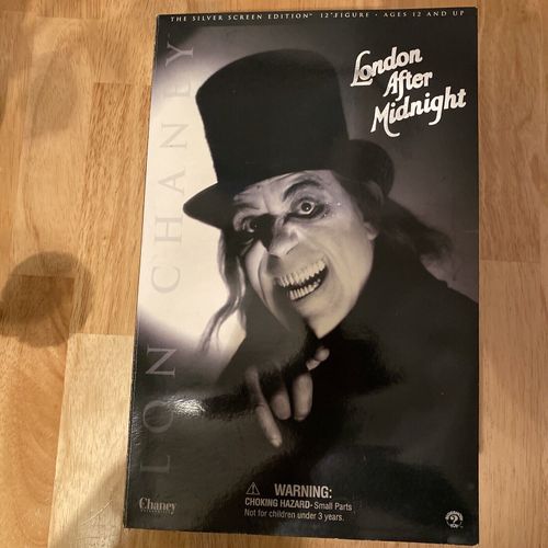 Sideshow Silver Screen London After Midnight