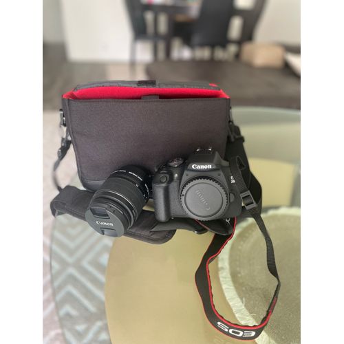 Canon EOS 2000D 24.1 mpix + Objectif EF-S 18-55 mm f/3.5-5.6 IS II + pochette de transport