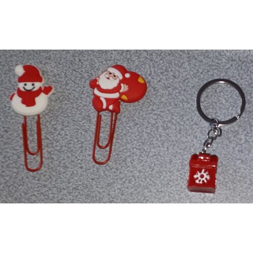 Deux Grand Trombones Plastiques Rouges Surmontés D'une Figurine Souple D'un Bonhomme De Neige Et D'un Père Noël + Un Petit Porte-Clés Plastique Rouge Décoré Flocon De Neige (Hauteur Avec Anneau 7.5cm)
