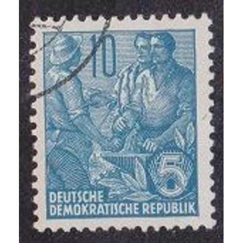 Timbre D'allemagne De L'est N°190 Y&t 10 P Bleu Typographié Série Courante Plan Quinquennal Paysan Et Ouvrier
