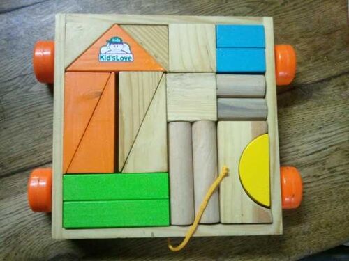 Chariot À Tirer En Bois Garni De Pièces De Construction Kid's Love