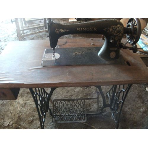 ancienne machine à coudre Singer