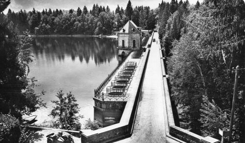 Cpa 1960 - Noir Et Blanc - Dentelee - N° 58141 Les Settons - 58 - Nievre - La Digue - Carte Ecrite Des Editions Combier