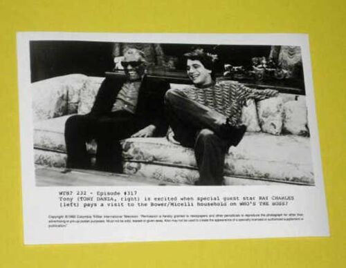Photo Ray Charles Et Tony Danza  Dans Madame Est Servie Who's The Boss ?