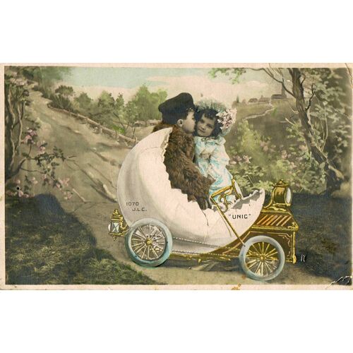 Carte Postale Ancienne Fantaisie, France, Jeunes Enfants Dans Une Voiture, Le Garçon Embrasse La Petite Fille