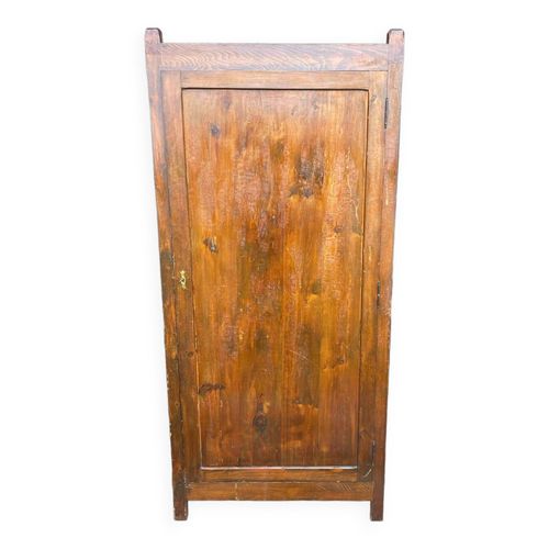 Armoire En Sapin Rustique Marron