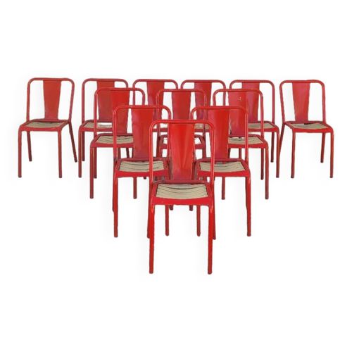 Srie De 12 Chaises De Bistrot Tolix De Xavier Pauchard Modle T4  1950s Rouge